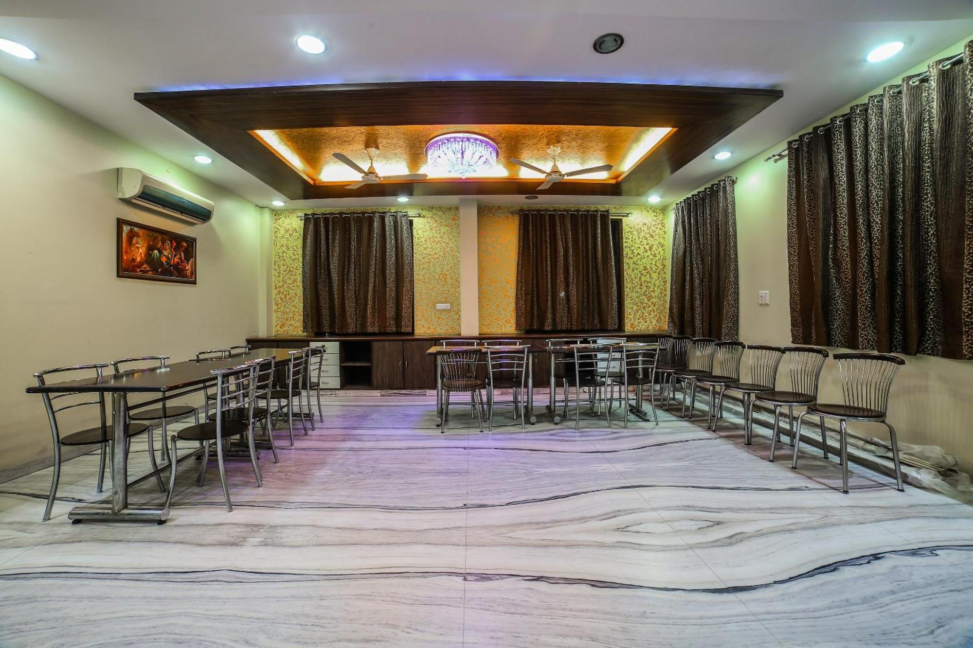 Capital O The Royal Palace Hotel Dzsaipur Kültér fotó